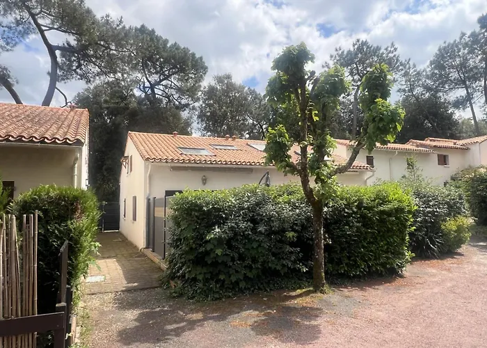 펜션 La Pinede De St Georges 생죠지드디돈느